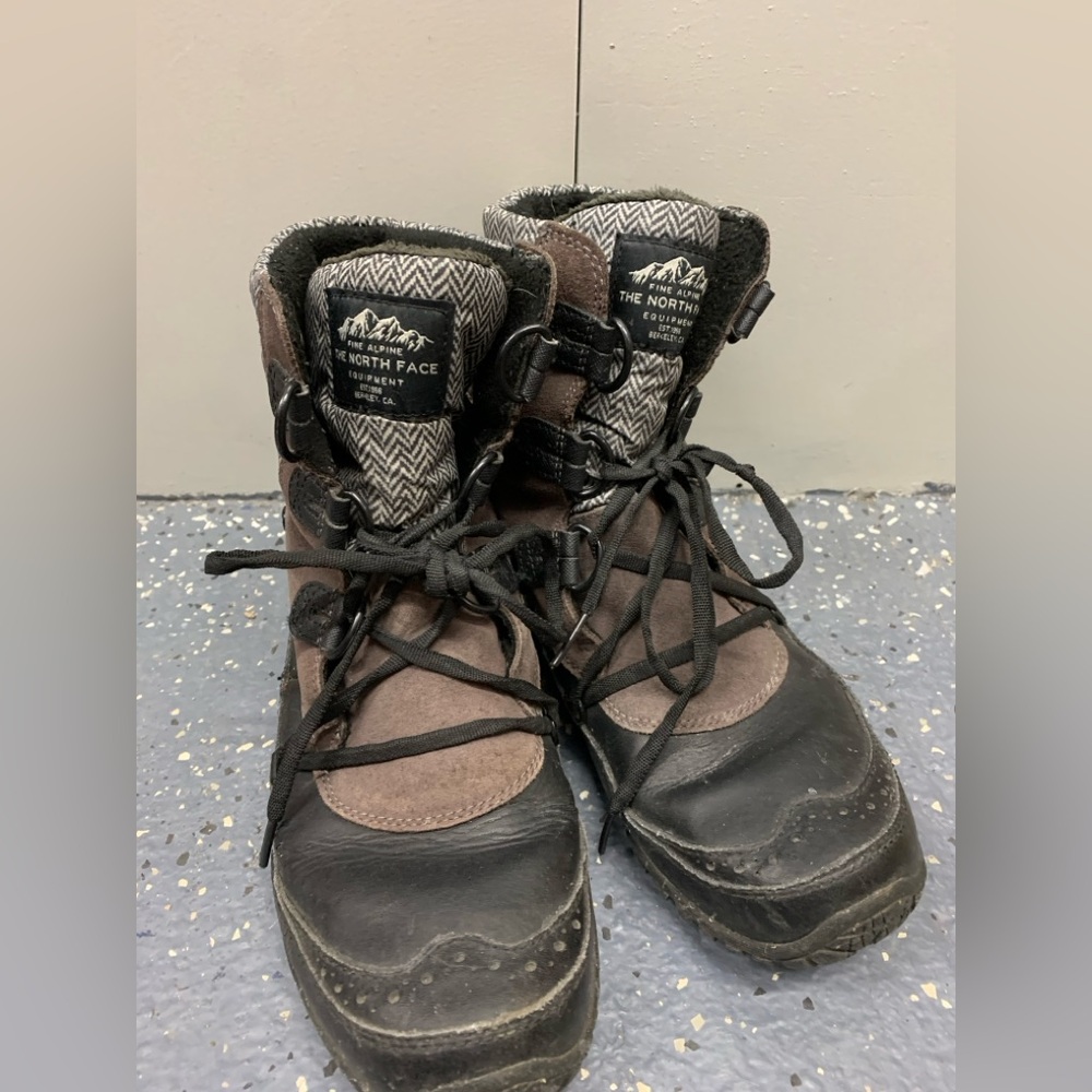 The North Face Nuptse Purna Shortys Primaloft Waterproof Boots
